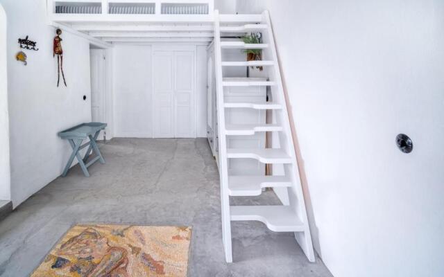 Serifos 1890 cliff house