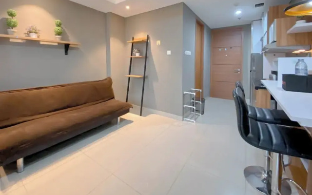 The Regal Studio At Dago Suites Apartment