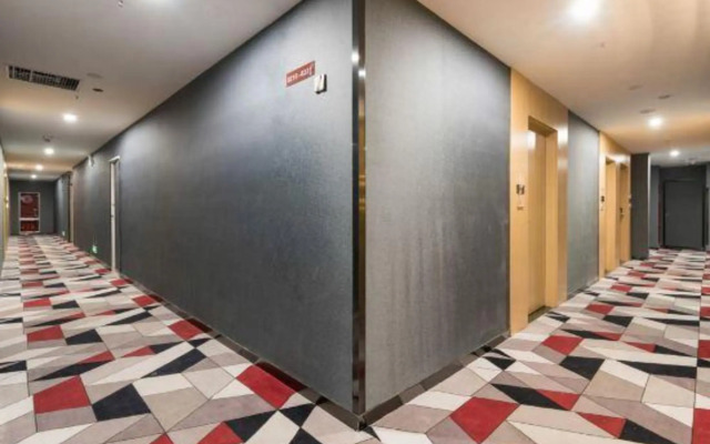 Shangkeyou Hotel(Dayanta Subway entrance)