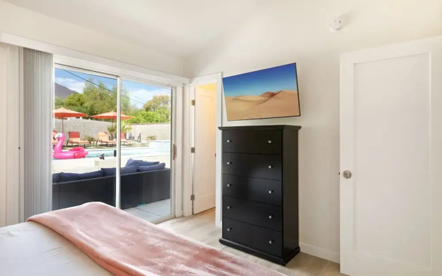 Experience Modern Luxury at Desert Hideaway