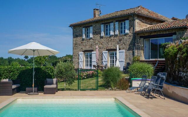Superb Holiday Home in Saint-Beauzile with Private Pool