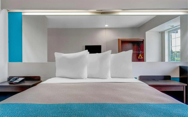 Motel 6 Idaho Falls, ID - Snake River