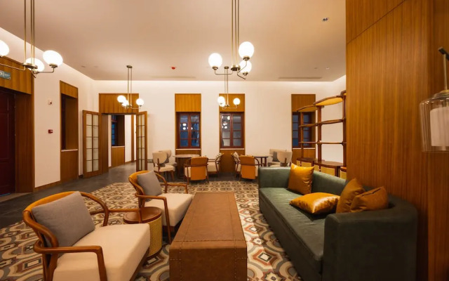 Chikan Diao Lou Hotel