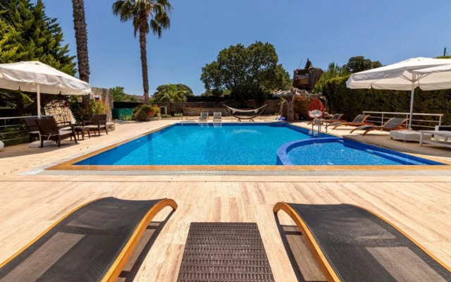 Fancy House With Shared Pool Surrounded by Nature in Bodrum