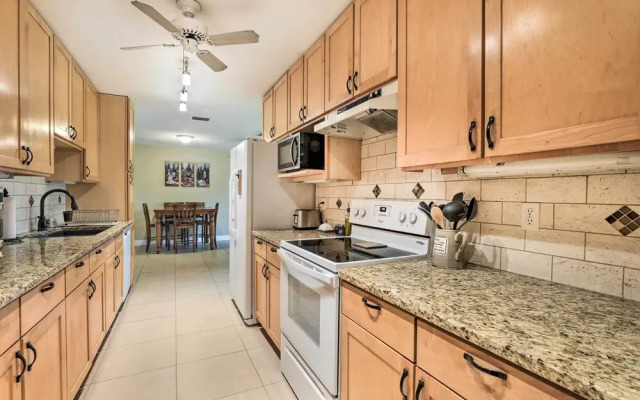 Bradenton Home w/ Beautiful Yard: 4 Mi to Downtown