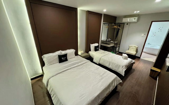 M&H Hotel