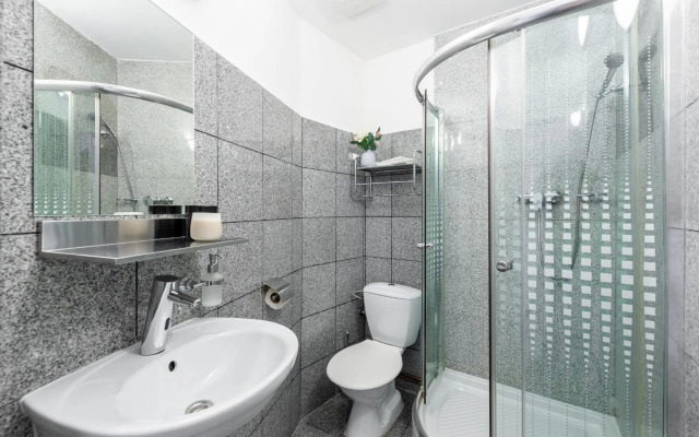 Bright downtown studio