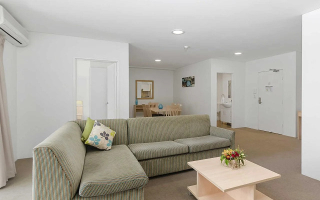 Quality Suites Pioneer Sands