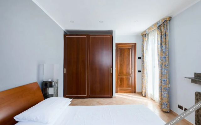 Crosti Apartments Hotel