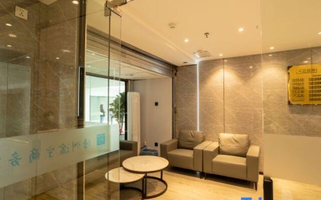 Zhangzhou Tuning Business Hotel (Hongxing Meikailong Branch)