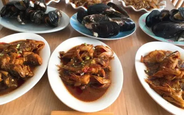 Houyuan Shatan Guesthouse