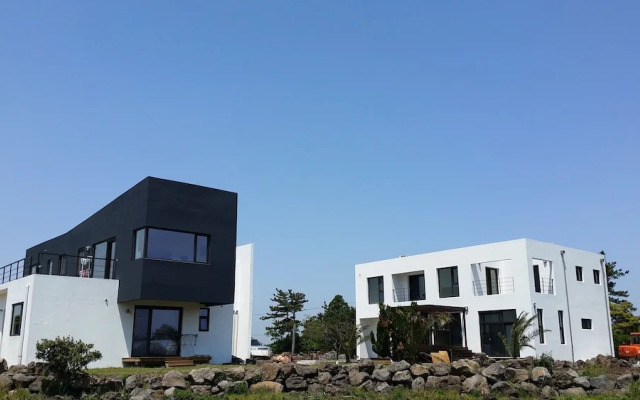 R.Loo House Seongsan