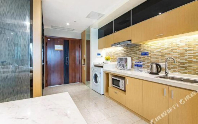 Baiya Light Luxury Holiday Apartment (Yangzhou Railway Station Jinghuacheng Branch)