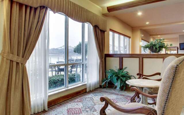 Clarion Suites