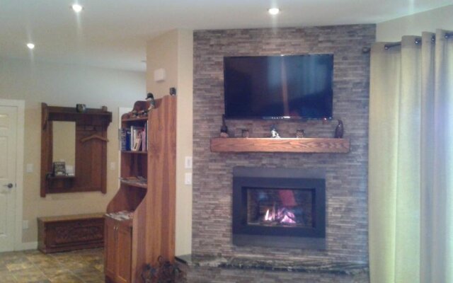 Above Naramata Bed & Breakfast