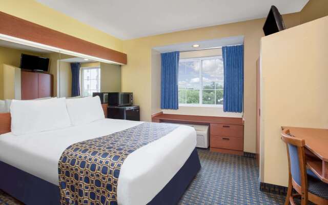 Microtel Inn & Suites by Wyndham Leesburg/Mt Dora