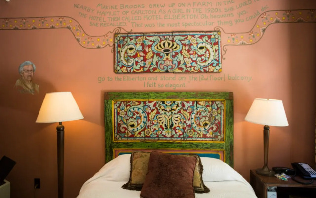 McMenamins Hotel Oregon