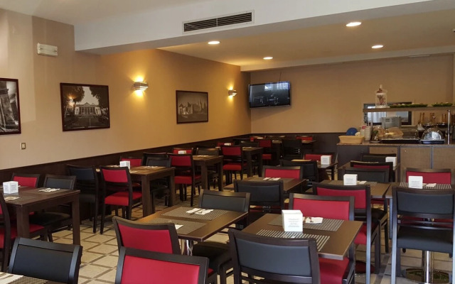 Hotel Feira Pedra Bela