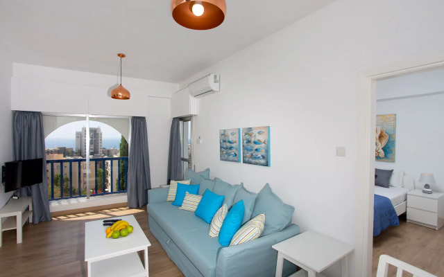 White Arches Apartment