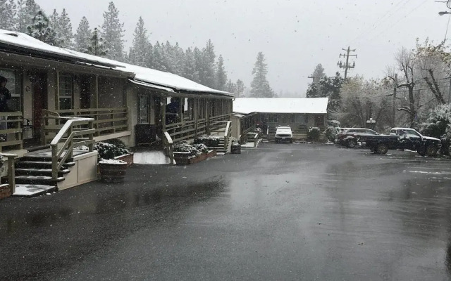 Colfax Motor Lodge