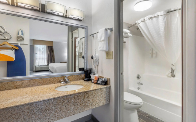 Clarion Pointe Morrow - Atlanta South