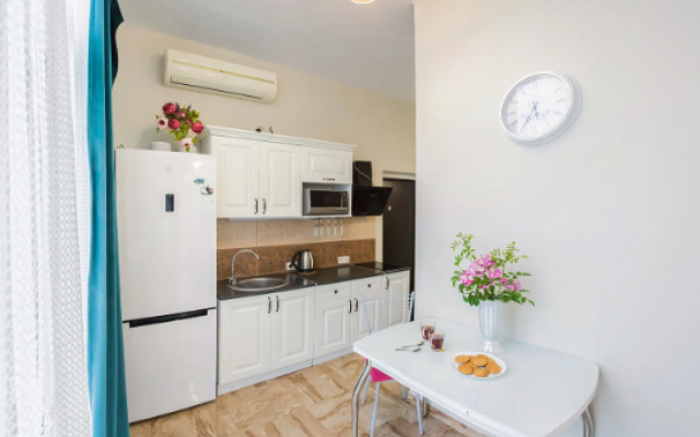 Apartments on the Boulevard of Hope 6/2