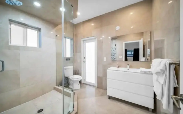 Elegant Home With Heated Pool