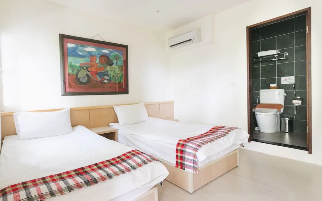 LowPressure restaurant & surf guesthouse