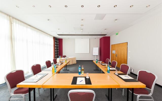 Plaza Premium Koln
