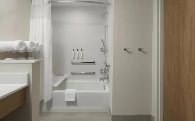Fairfield Inn & Suites Cincinnati Oakley