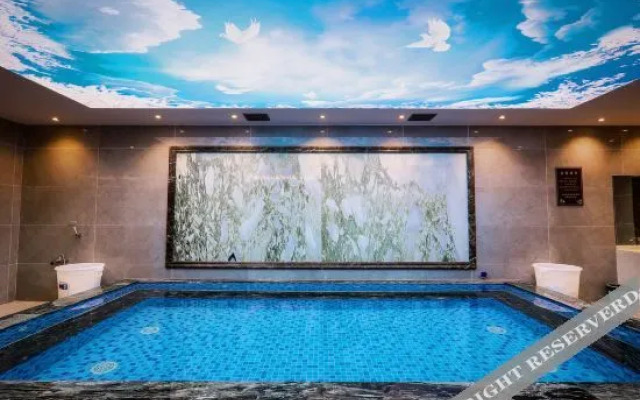 Tanghai Holiday Hotel
