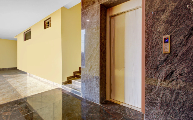 AB7 Residency by OYO Rooms