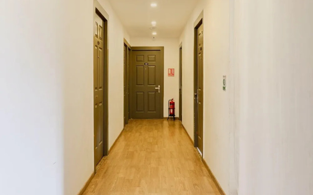 Modern Spacious Room Near Madiwala Lake BTM Layout