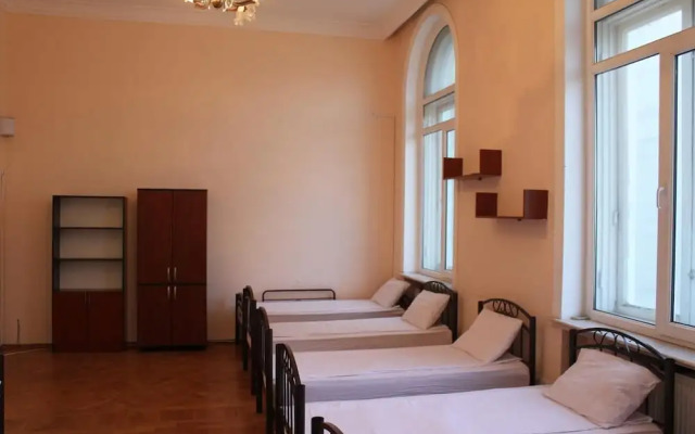 Tourest Inn Central - Hostel