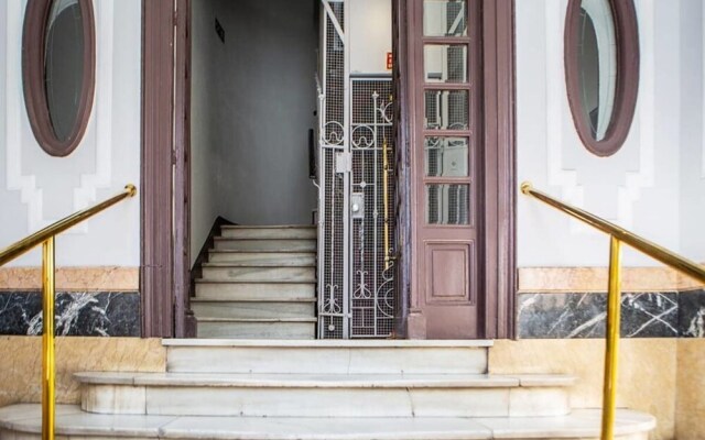 Stunning 1 bed W/sunny Terrace in Madrid Center
