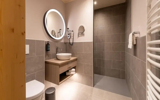 Lushwood Forest Escape