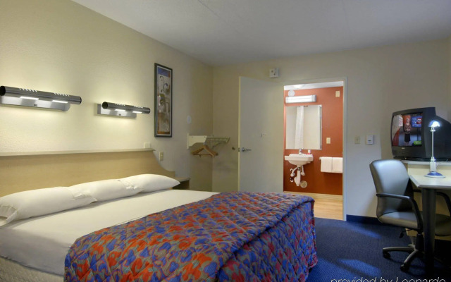 Red Oak Inn Detroit - Southfield