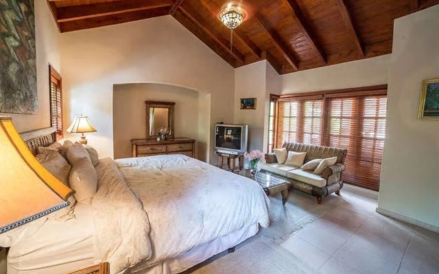 8BR 9BA Barranca Villa by ASVR