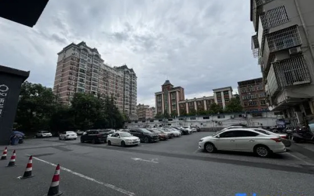 Maison Realm Hotel