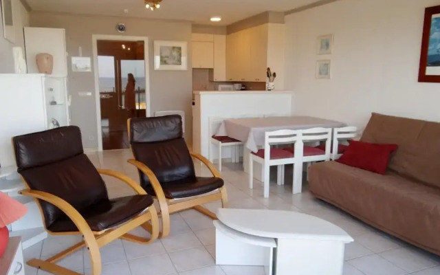 Studio in Nieuwpoort Near Sandy Beaches