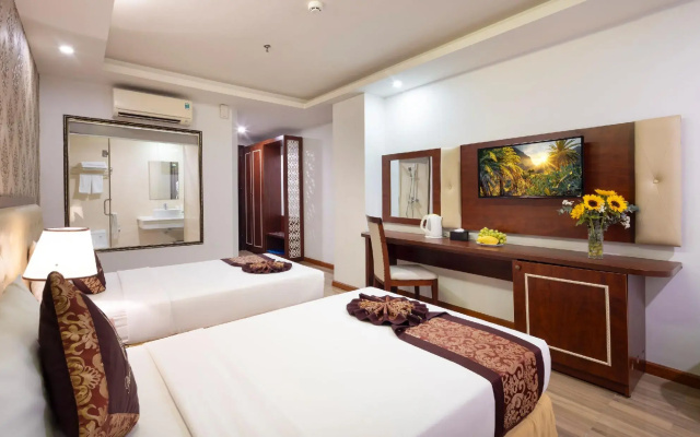 Paris Nha Trang  & Apartment