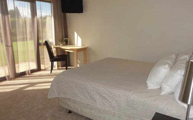 Pine Hill Lodge