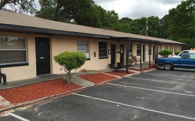 Three Rivers Motel