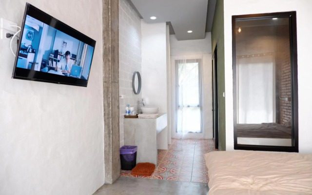 Black Elephant Boutique