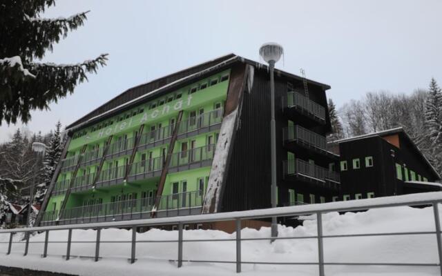 Hotel Achát