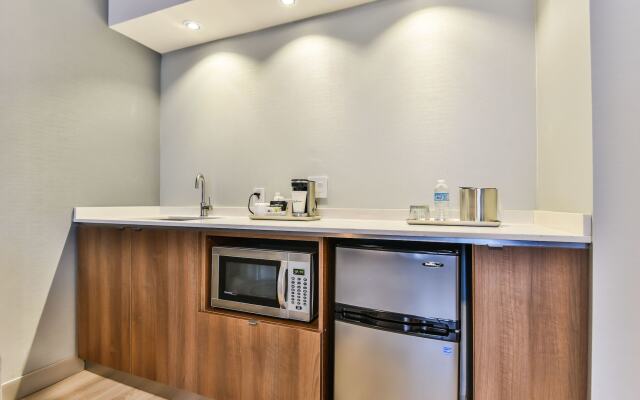 Radisson Suite Hotel - Toronto Airport