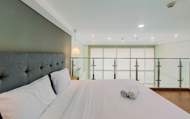 Big Studio Loft Apartment at The Reiz Condominium Medan By Travelio