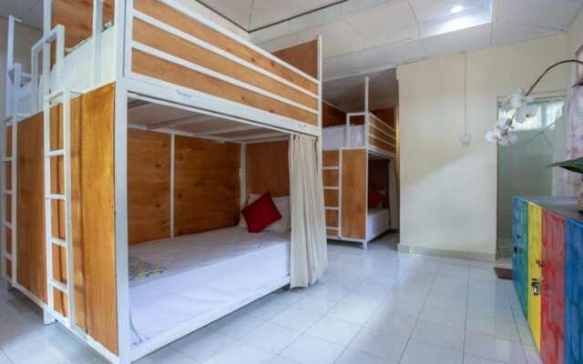 Nushe Hostel & Room
