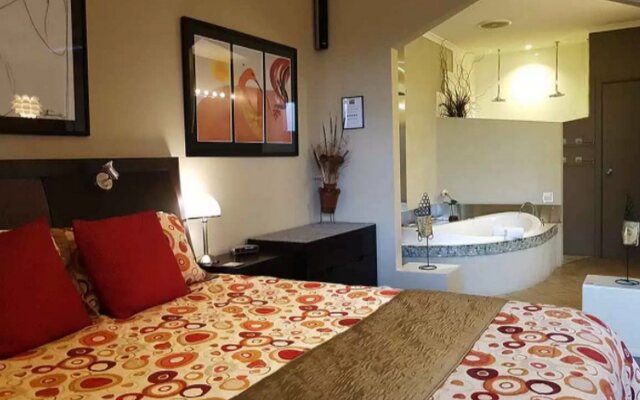 Riverview Rise Retreats