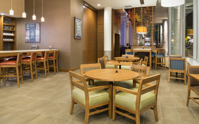 Hyatt Place Portland Downtown - Old Port Square